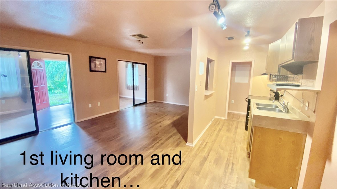 671 Lake June Road Lake Placid, FL 33852 - Photo 4 of 30 Gallery Image 4