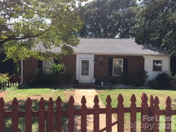 $1,295 | 327 Westwood Drive, Statesville, NC 28677