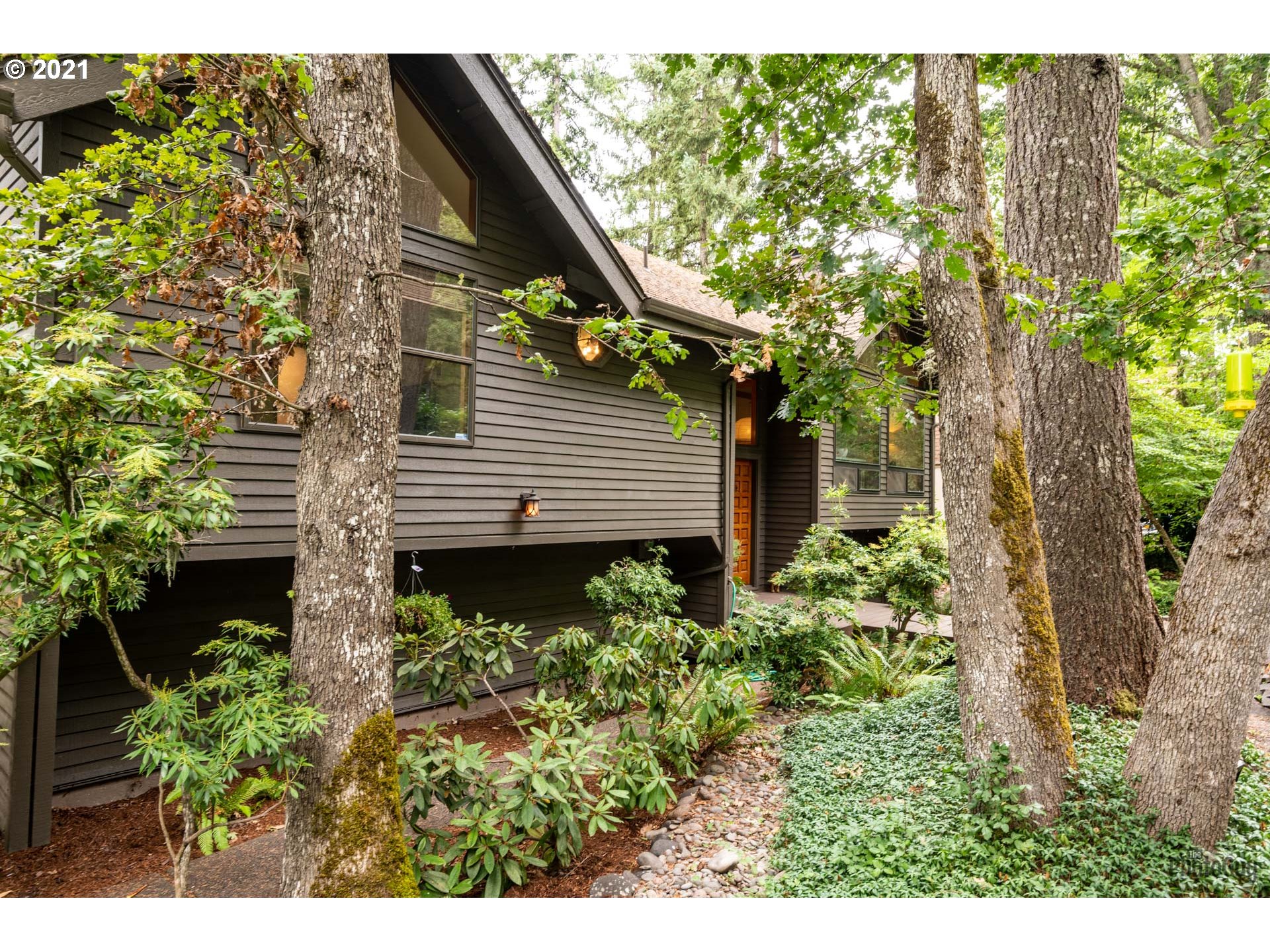 3830 Spring Boulevard Eugene, OR 97405 - Photo 3 of 25 Gallery Image 3