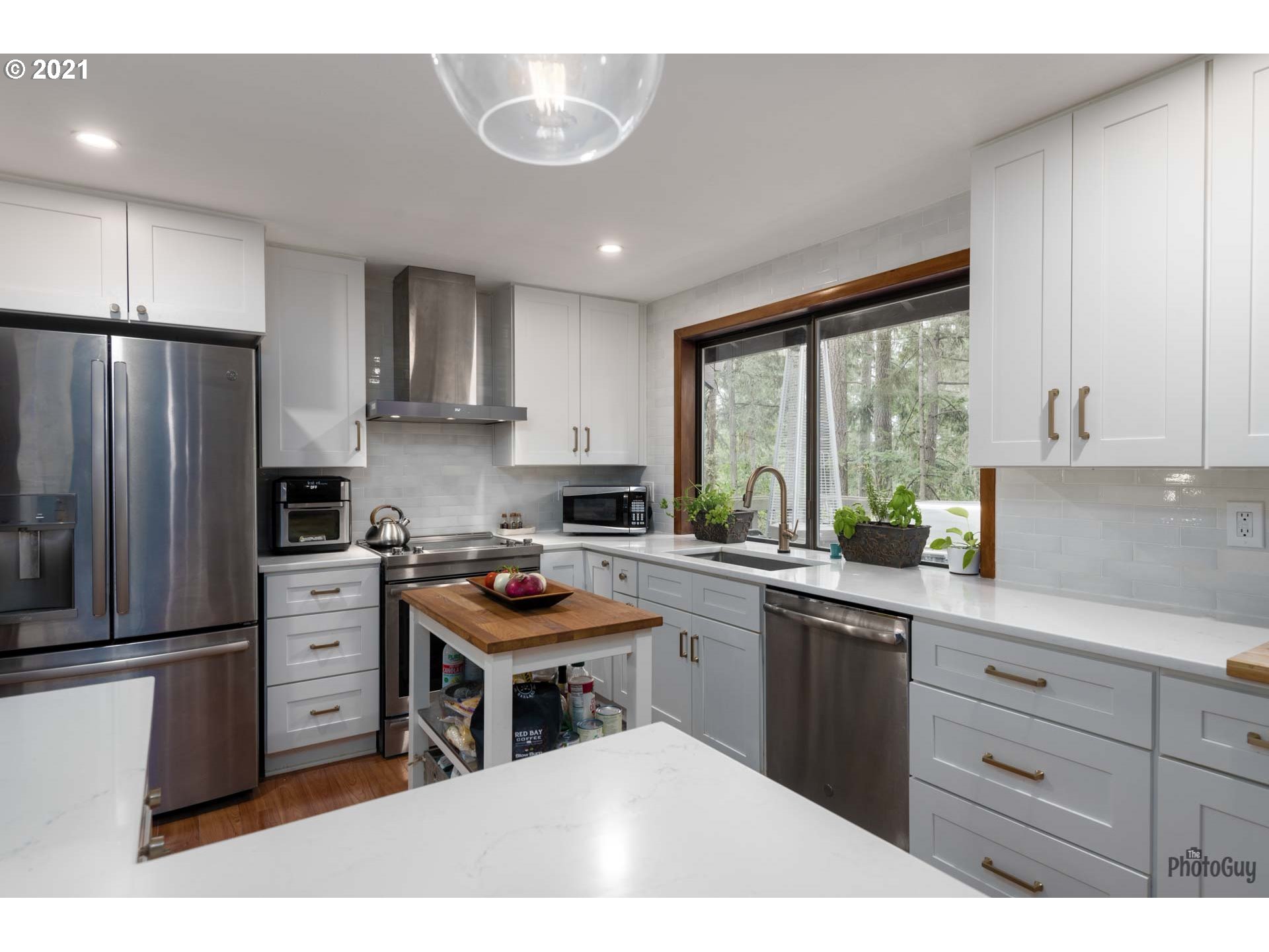 3830 Spring Boulevard Eugene, OR 97405 - Photo 9 of 25 Gallery Image 9
