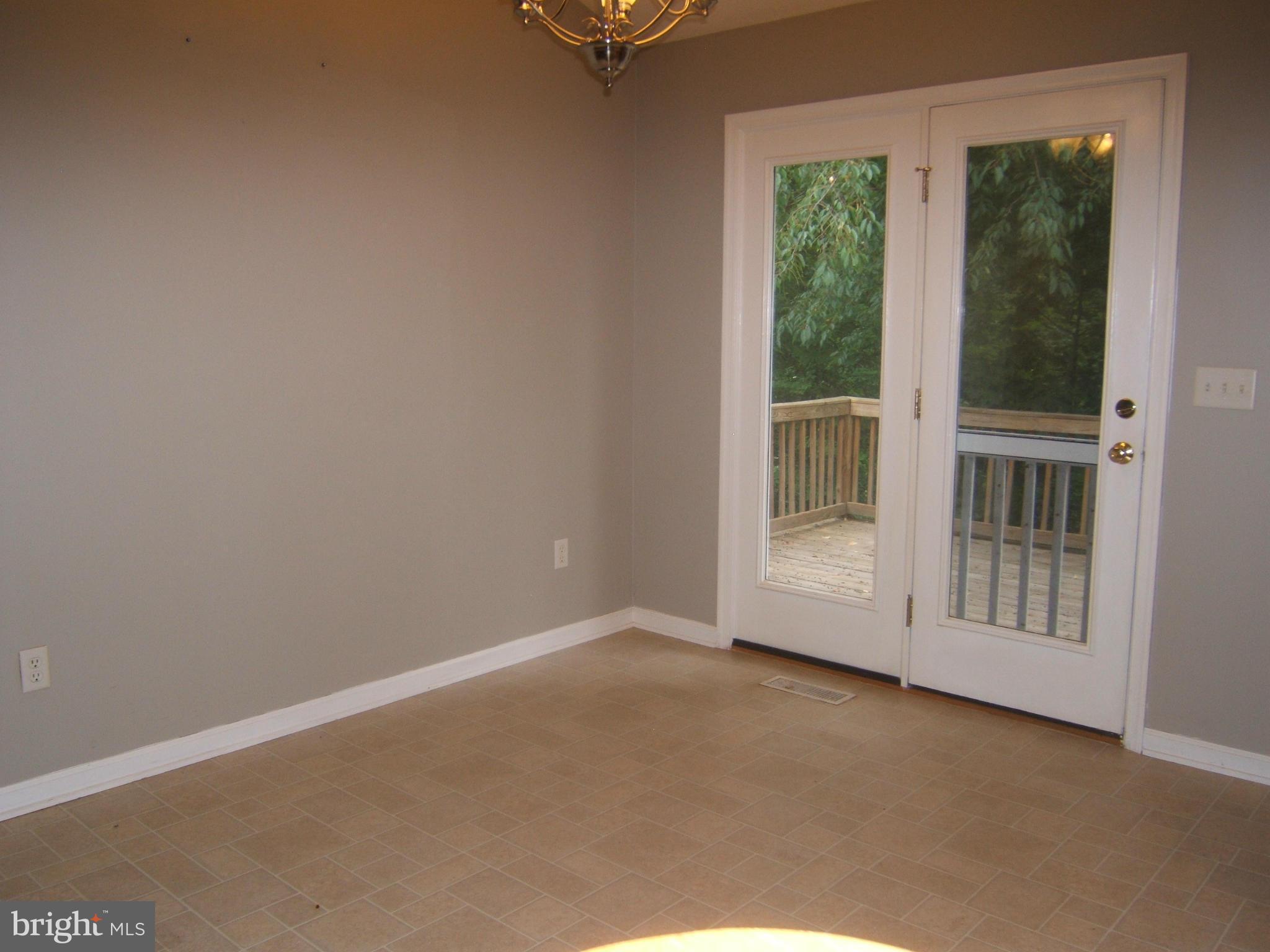 39 Poplar Rdg Trail Hedgesville, WV 25427 - Photo 11 of 30 Dining Room