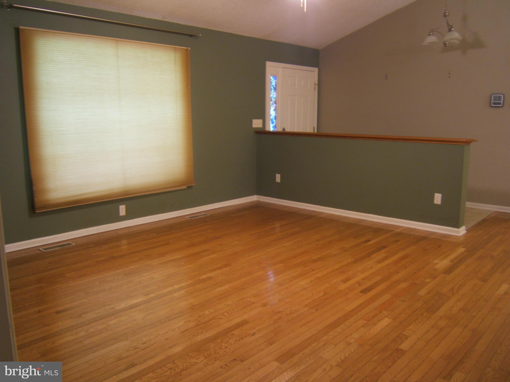 39 Poplar Rdg Trail Hedgesville, WV 25427 - Photo 4 of 30 Living Room