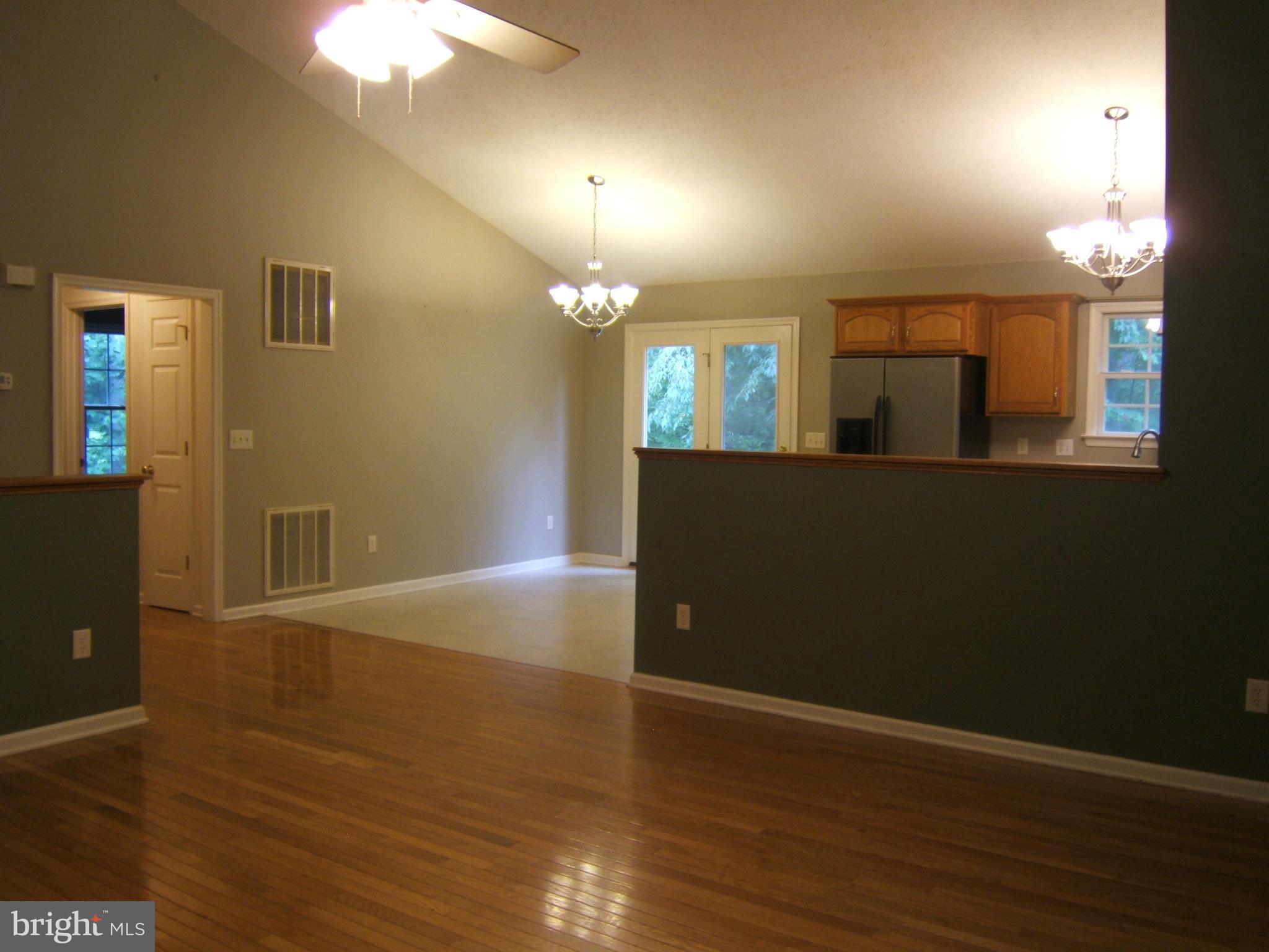 39 Poplar Rdg Trail Hedgesville, WV 25427 - Photo 5 of 30 Living Room