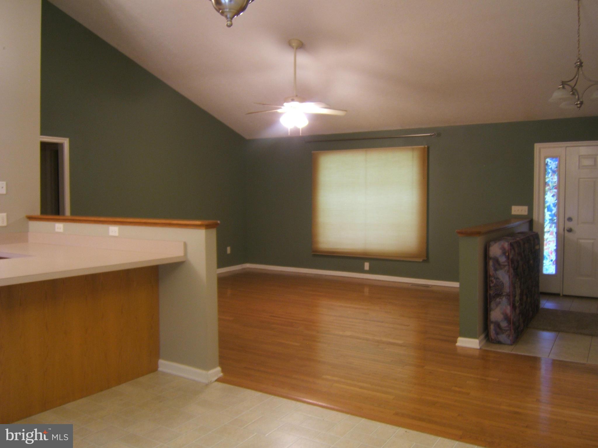 39 Poplar Rdg Trail Hedgesville, WV 25427 - Photo 9 of 30 Living Room