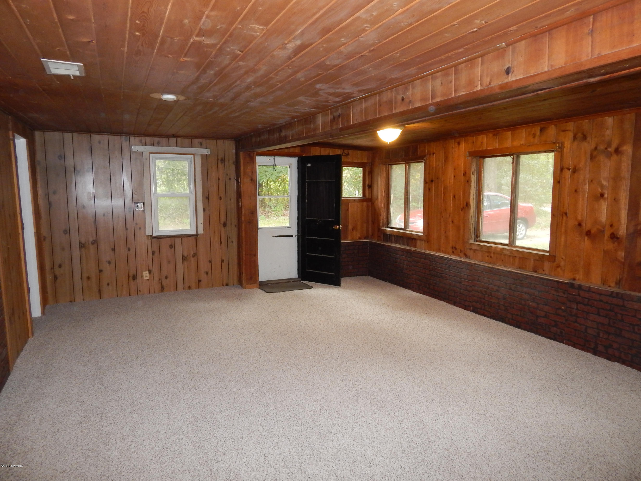 9890 7 Mile Road Belding, MI 48809 - Photo 5 of 20 Living Room