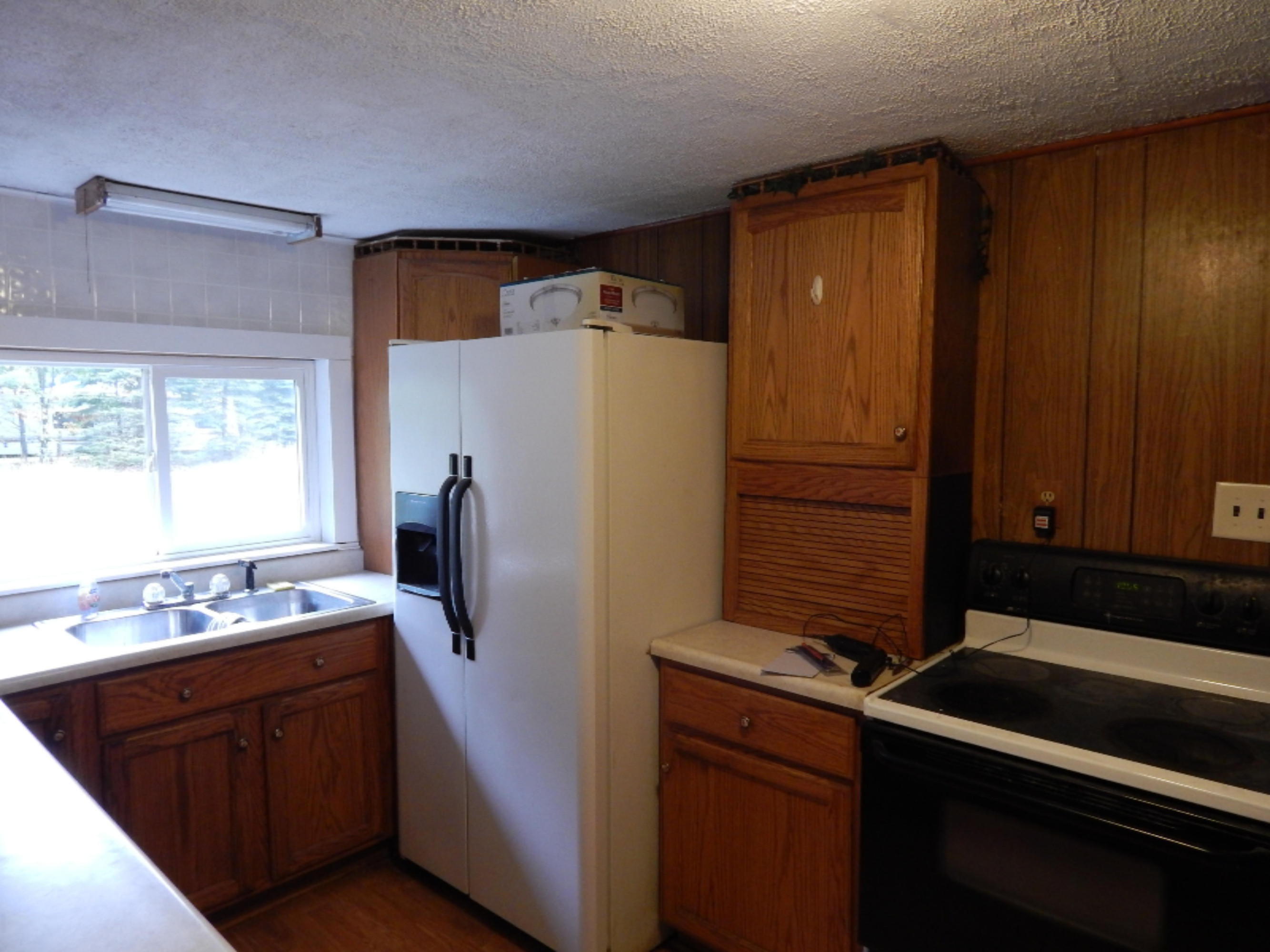9890 7 Mile Road Belding, MI 48809 - Photo 7 of 20 Kitchen