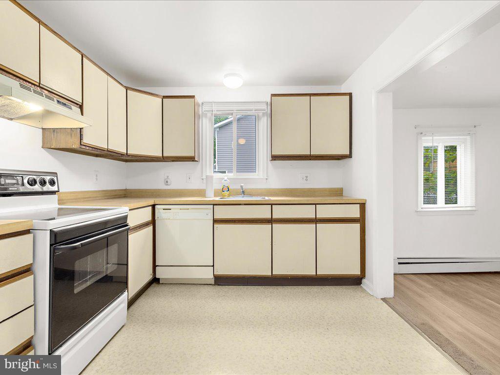 1614 Ruxton Road Edgewater, MD 21037 - Photo 8 of 31 Kitchen