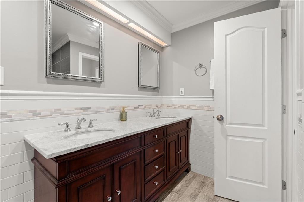 1071 Powell Wright Road Marietta, GA 30066 - Photo 11 of 47 Gallery Image 11