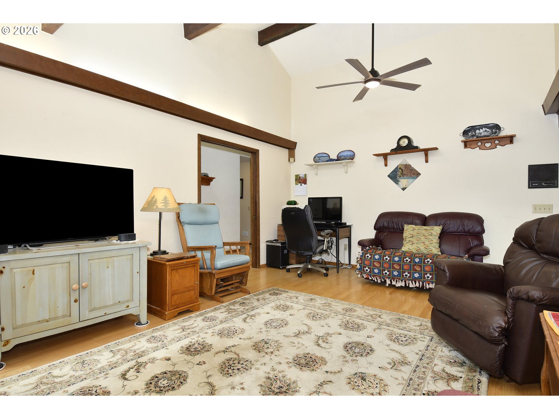 18190 Davis Street Sandy, OR 97055 - Photo 12 of 35 Living Room