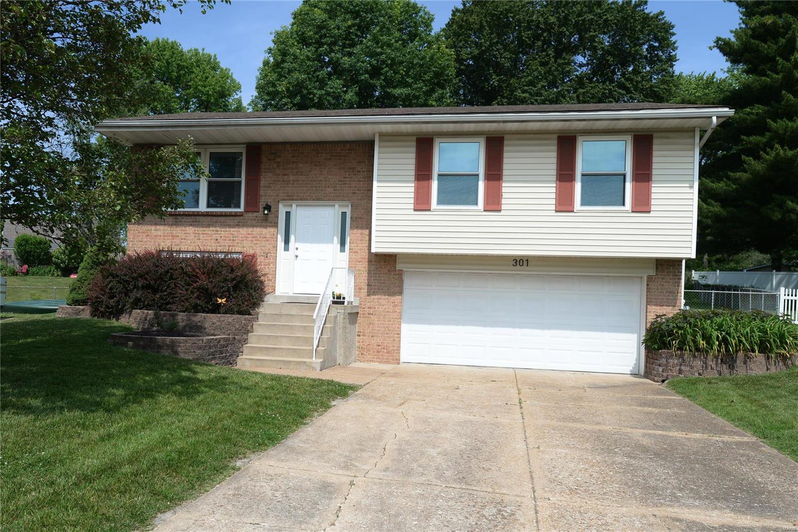 301 Wembley Lane, Manchester, MO 63021 Compass