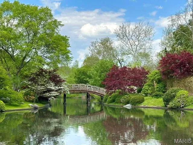 $1,500 | 4166 Russell Boulevard, St. Louis, MO 63110