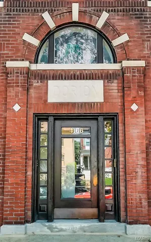 $1,500 | 4166 Russell Boulevard, St. Louis, MO 63110