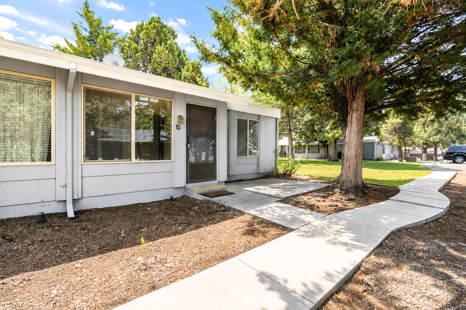1700 Northeast Wells Acres Road, Unit 38 Bend, OR 97701 - Photo 1 of 16 0ef5a5ad-0fe1-46dd-b56a-2dc3207e9c79