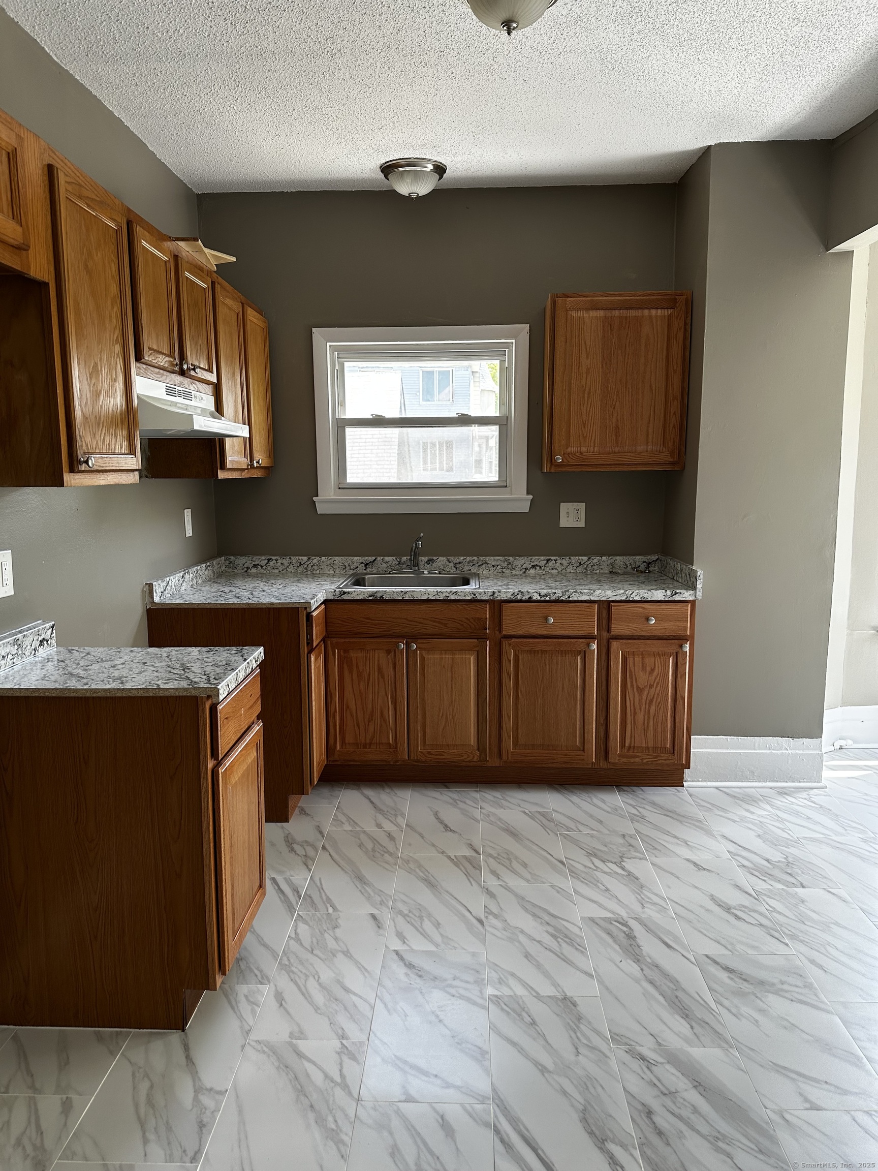 50 Chestnut Avenue Waterbury, CT 06710 - Photo 20 of 30