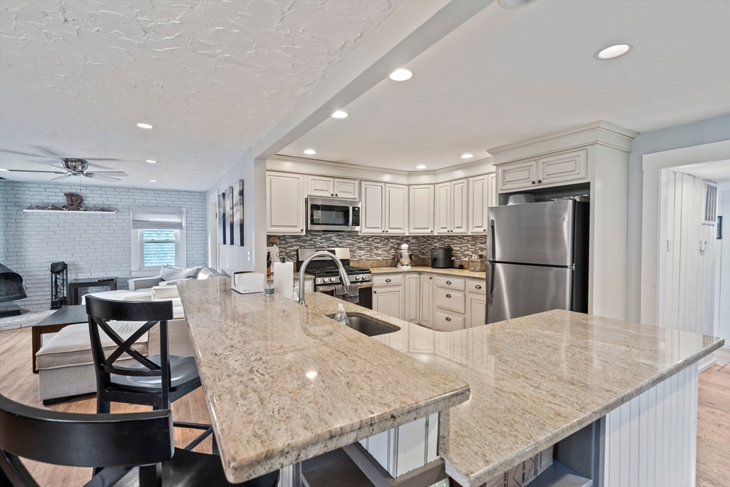 19 Borden Road Scituate, MA 02066 - Photo 4 of 26 Gallery Image 4