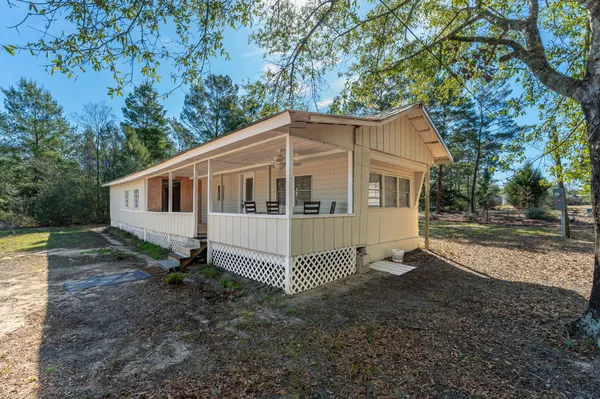 $1,400 | 392 Tiger Lily Lane, DeFuniak Springs, FL 32433