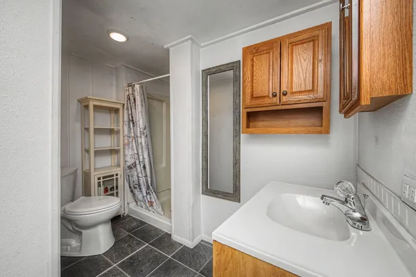 $1,400 | 392 Tiger Lily Lane, DeFuniak Springs, FL 32433