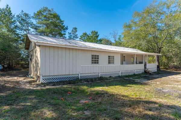 $1,400 | 392 Tiger Lily Lane, DeFuniak Springs, FL 32433
