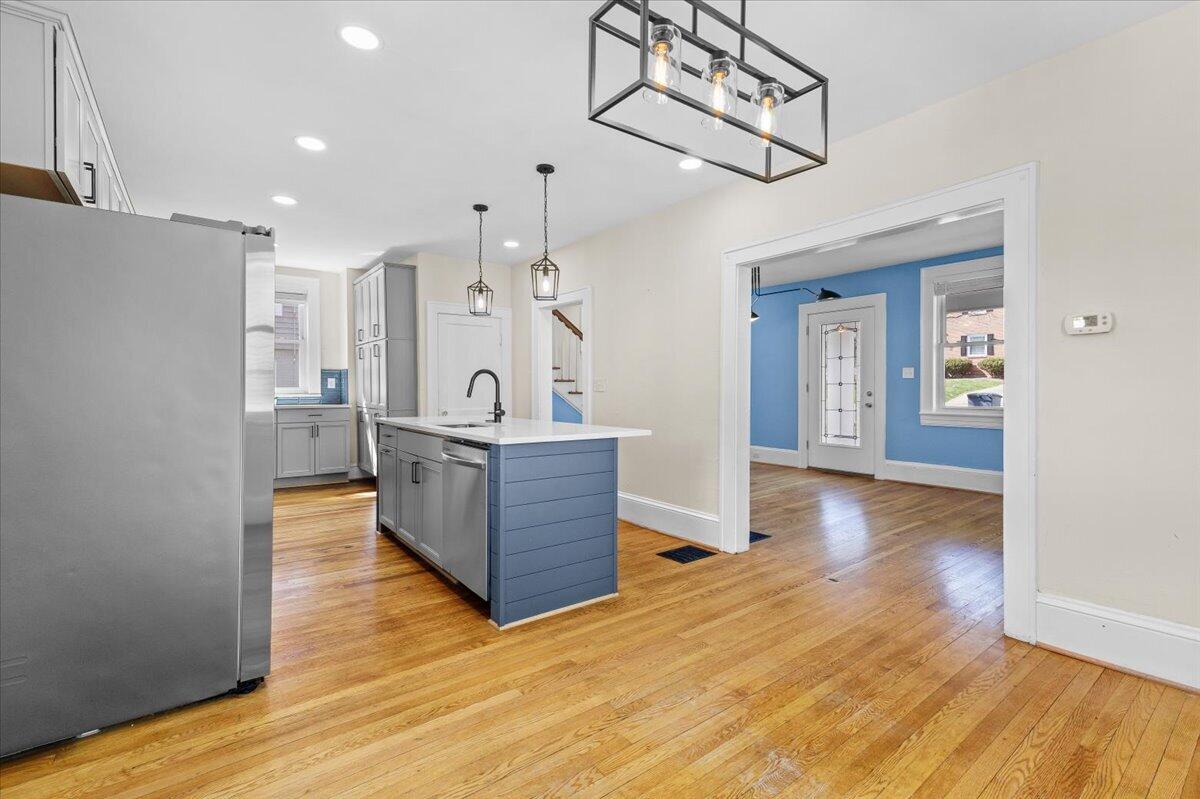 2622 Tillett Road Southwest Roanoke, VA 24015 - Photo 8 of 35 11-2622 Tillett Rd SW 11