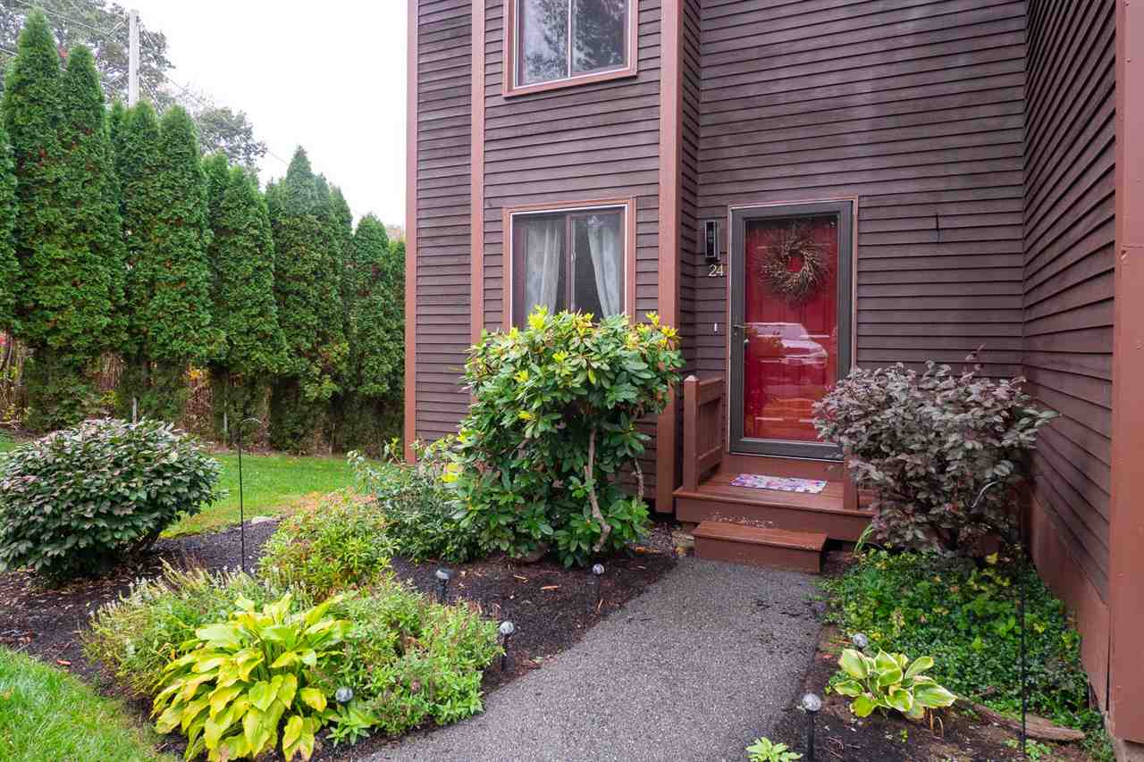 24 Thornhill Road, Unit 24 Stratham, NH 03885 - Photo 2 of 26