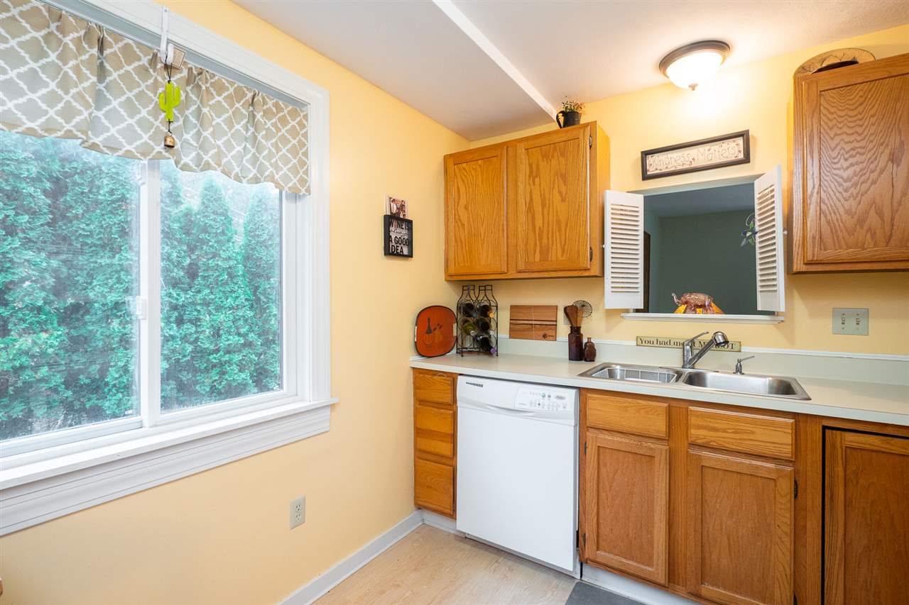 24 Thornhill Road, Unit 24 Stratham, NH 03885 - Photo 12 of 26