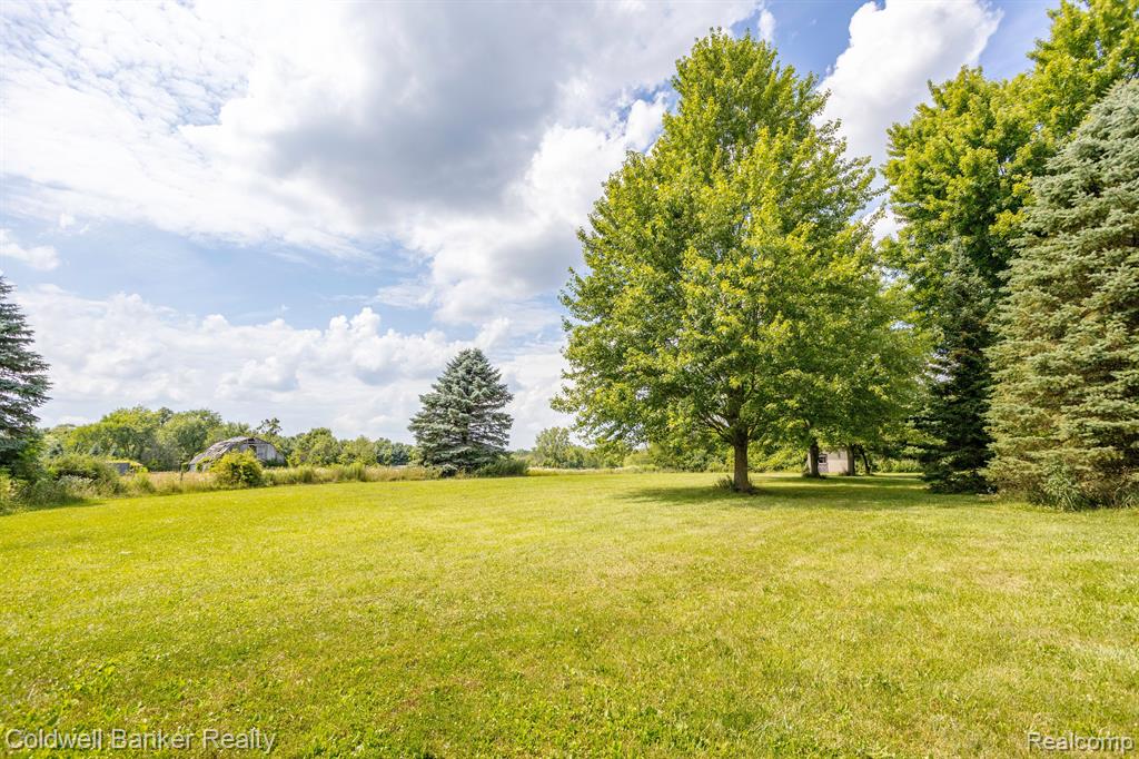 205 North Kellogg Road Howell, MI 48843 - Photo 42 of 47