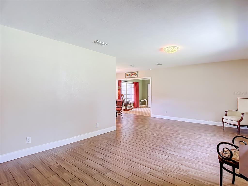 1644 West Socrum Loop Road Lakeland, FL 33810 - Photo 6 of 98 Gallery Image 6