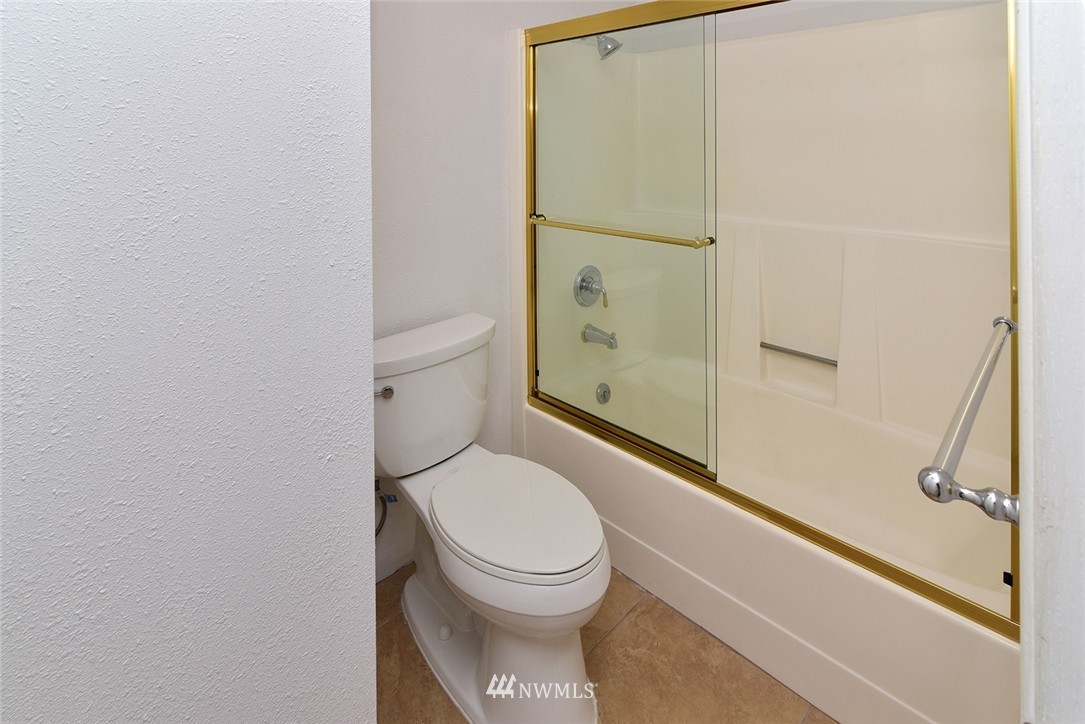 1541 Sheridan Road, Unit D2 Bremerton, WA 98310 - Photo 12 of 25 Gallery Image 12