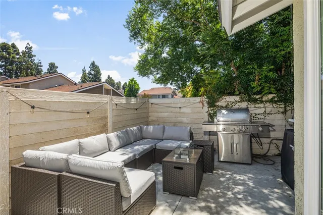 $1,169,000 | 20 Marigold, Unit 15, Irvine, CA 92614