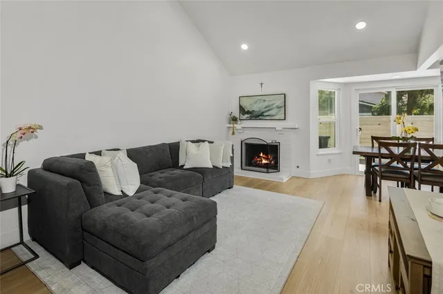 $1,169,000 | 20 Marigold, Unit 15, Irvine, CA 92614