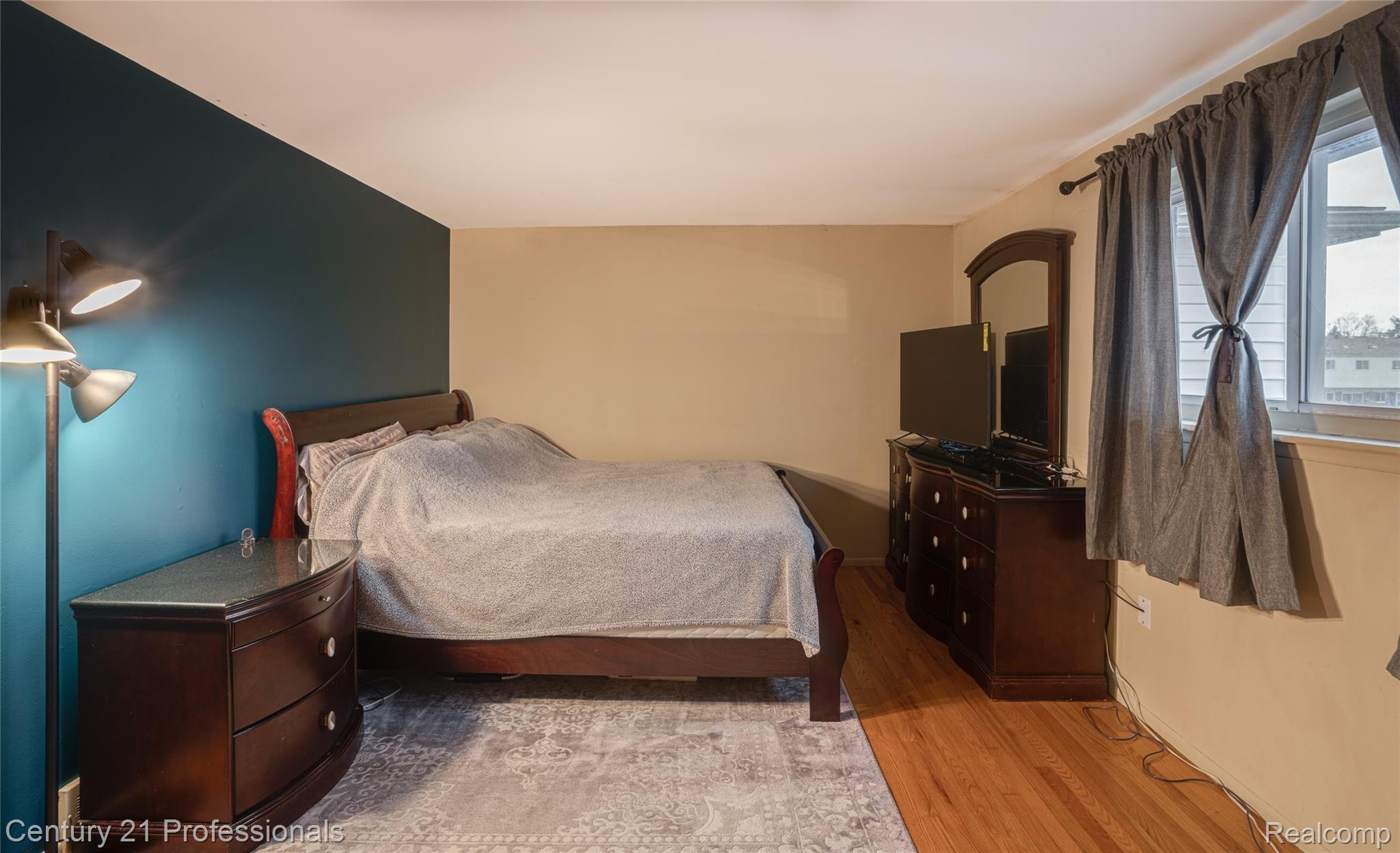 20375 15 Mile Road Clinton Township, MI 48035 - Photo 12 of 20 masterbdrm view 2.jpg