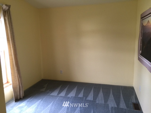 19300 Pecan Street Southwest, Unit 7 Rochester, WA 98579 - Photo 13 of 17