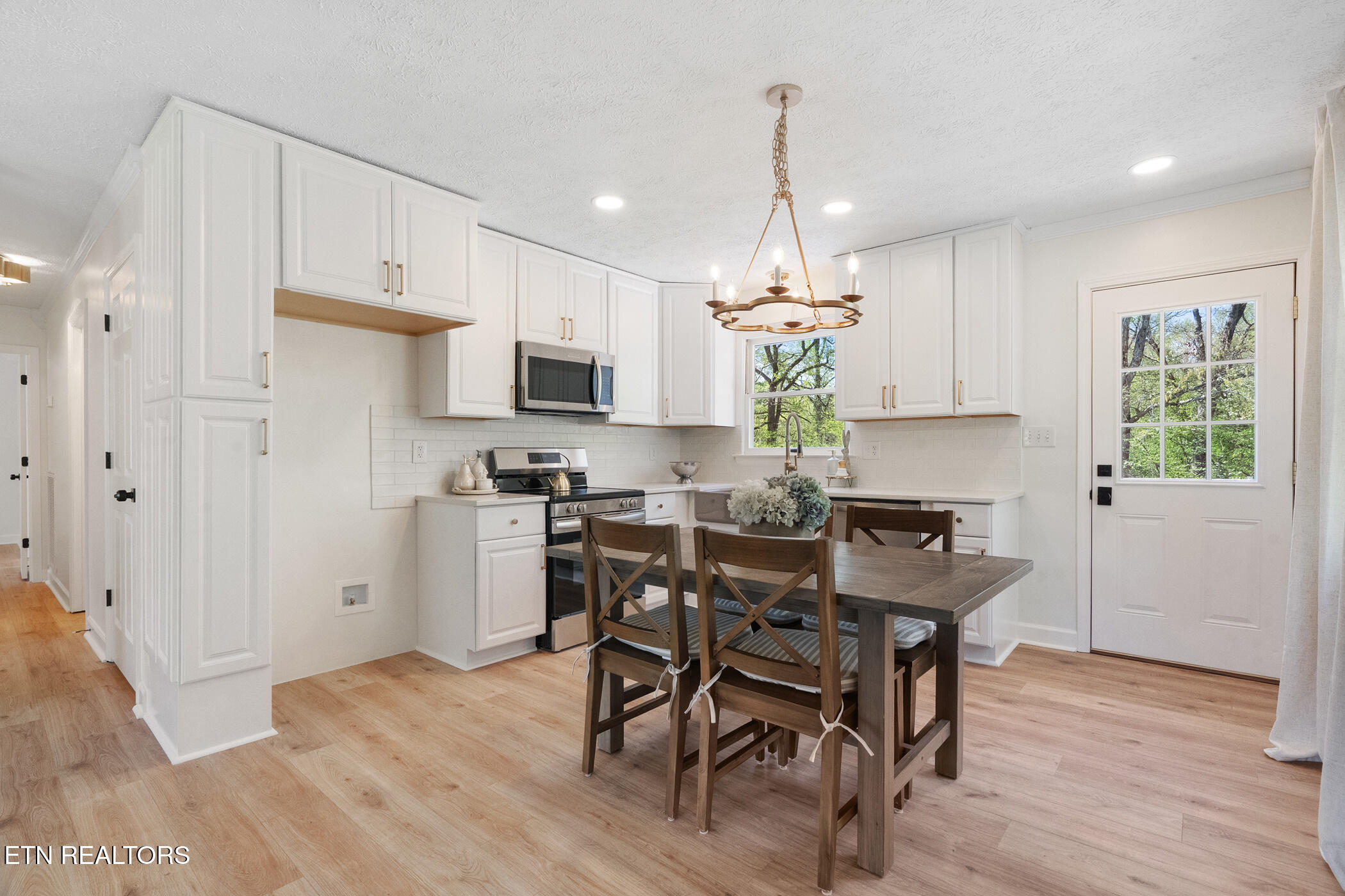 8001 Helen Drive Powell, TN 37849 - Photo 5 of 47 dsc07887