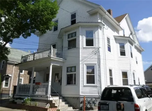 $2,500 | 284 Massachusetts Avenue, Unit 3, Providence, RI 02905