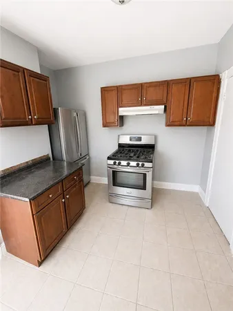 $2,500 | 284 Massachusetts Avenue, Unit 3, Providence, RI 02905