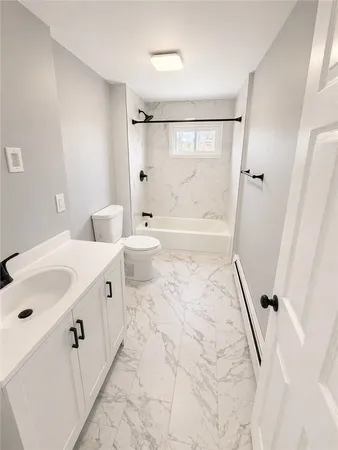 $2,500 | 284 Massachusetts Avenue, Unit 3, Providence, RI 02905