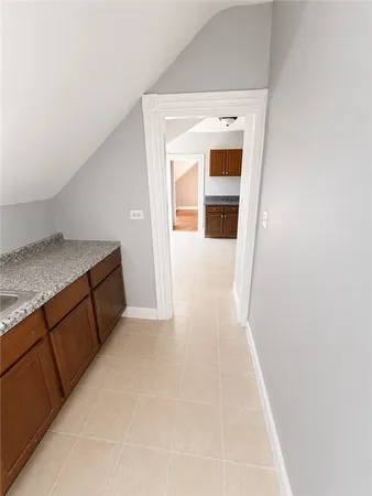 $2,500 | 284 Massachusetts Avenue, Unit 3, Providence, RI 02905