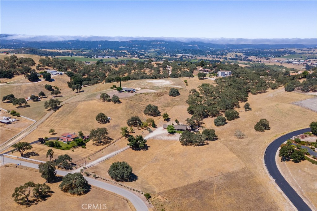 2085 Hanging Tree Lane Templeton, CA 93465 - Photo 31 of 33