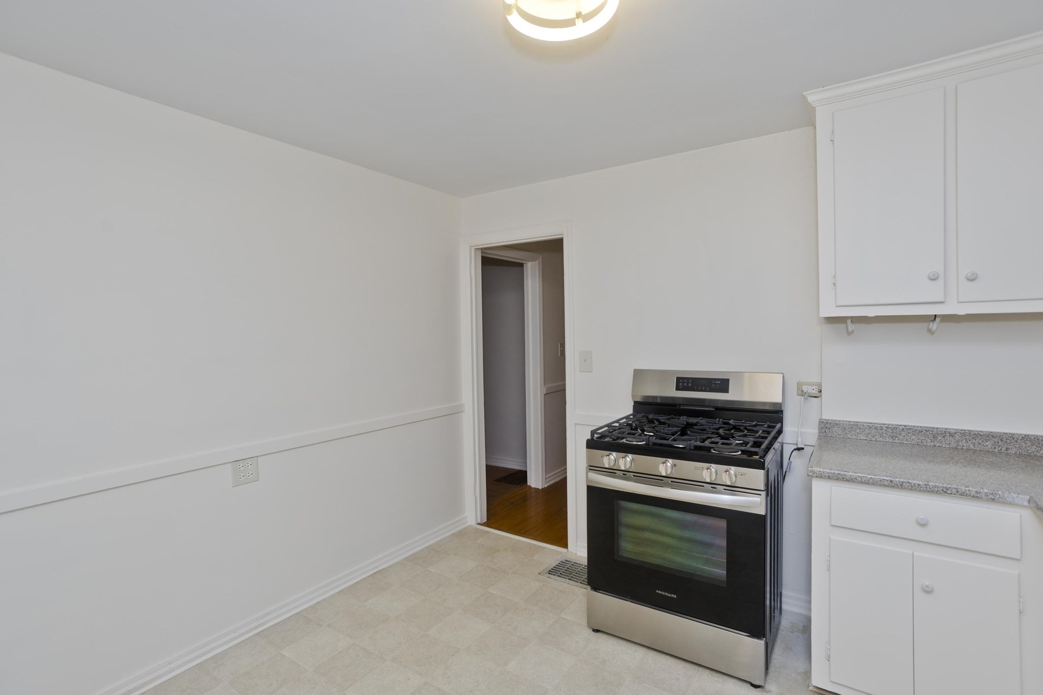 55 Arden Street Springfield, MA 01118 - Photo 11 of 32 Gallery Image 11
