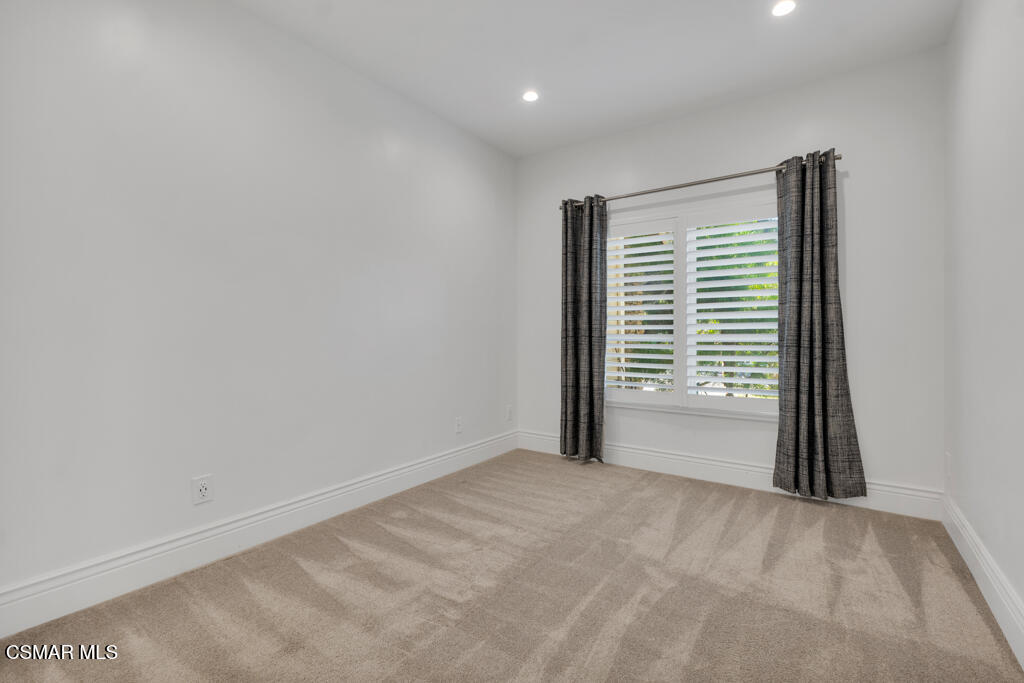 525 Aqueduct Court Simi Valley, CA 93065 - Photo 33 of 50