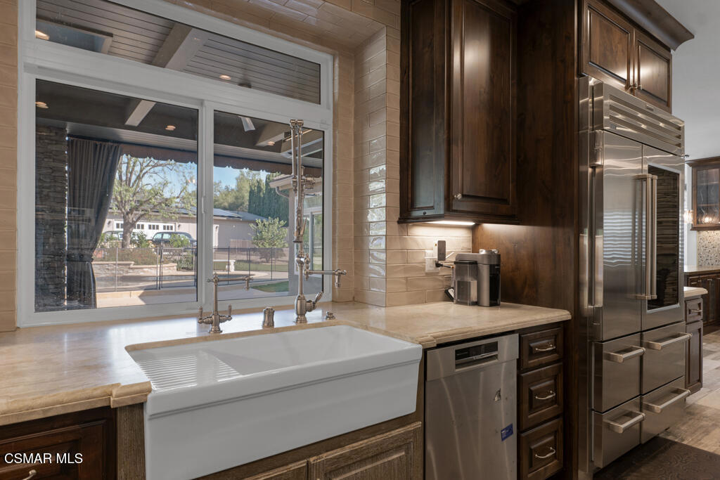 525 Aqueduct Court Simi Valley, CA 93065 - Photo 6 of 50