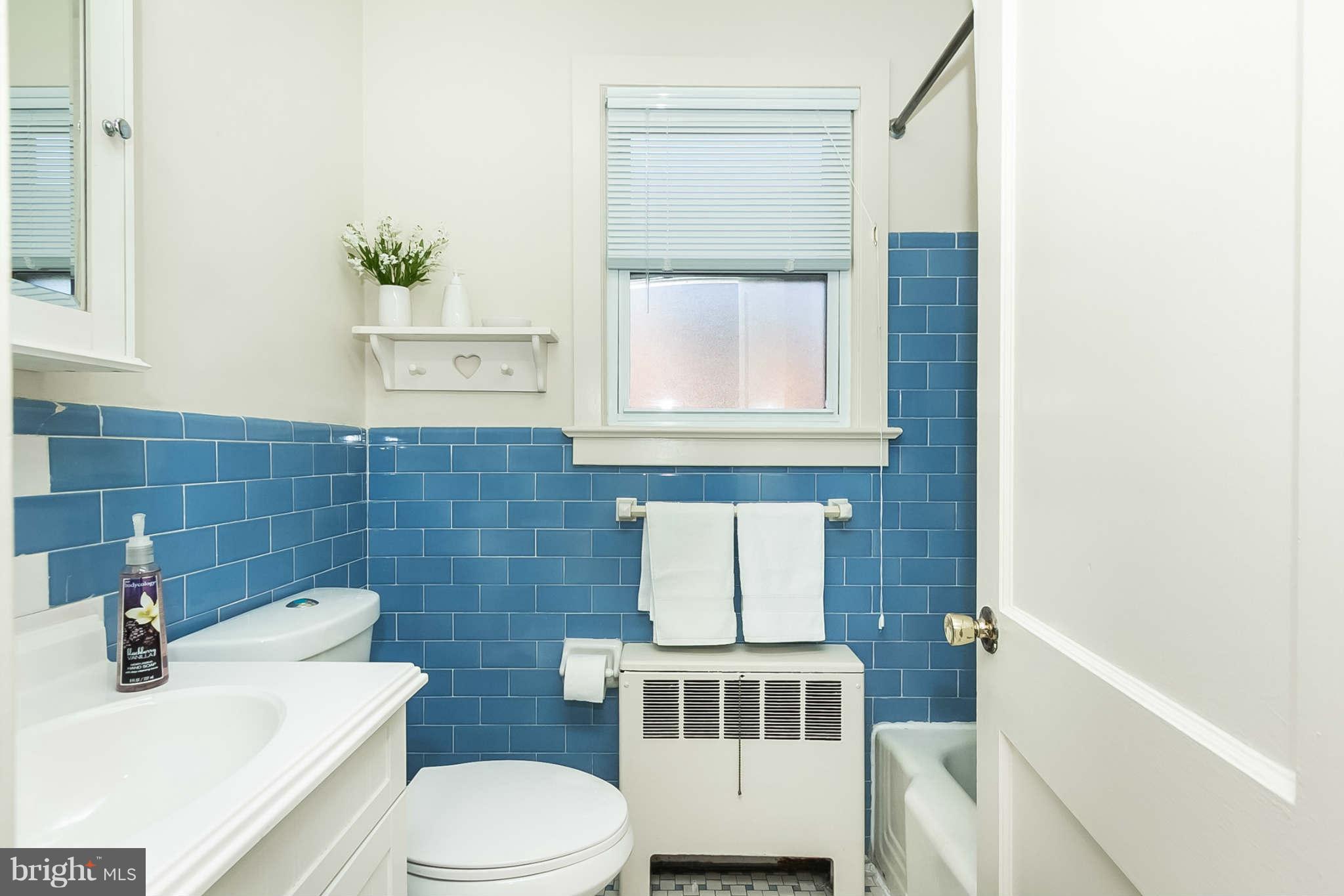 647 Orpington Road Baltimore, MD 21229 - Photo 13 of 27 Bath