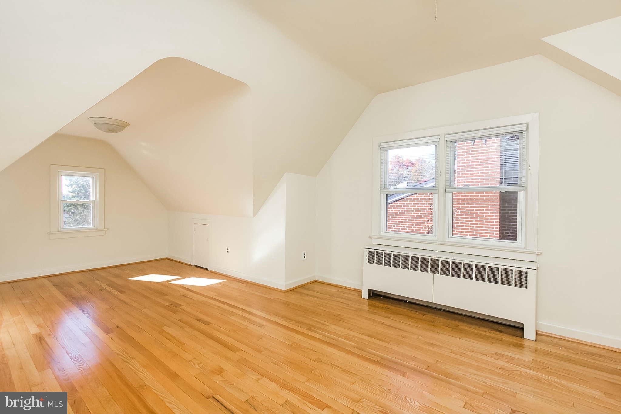 647 Orpington Road Baltimore, MD 21229 - Photo 14 of 27 Bedroom
