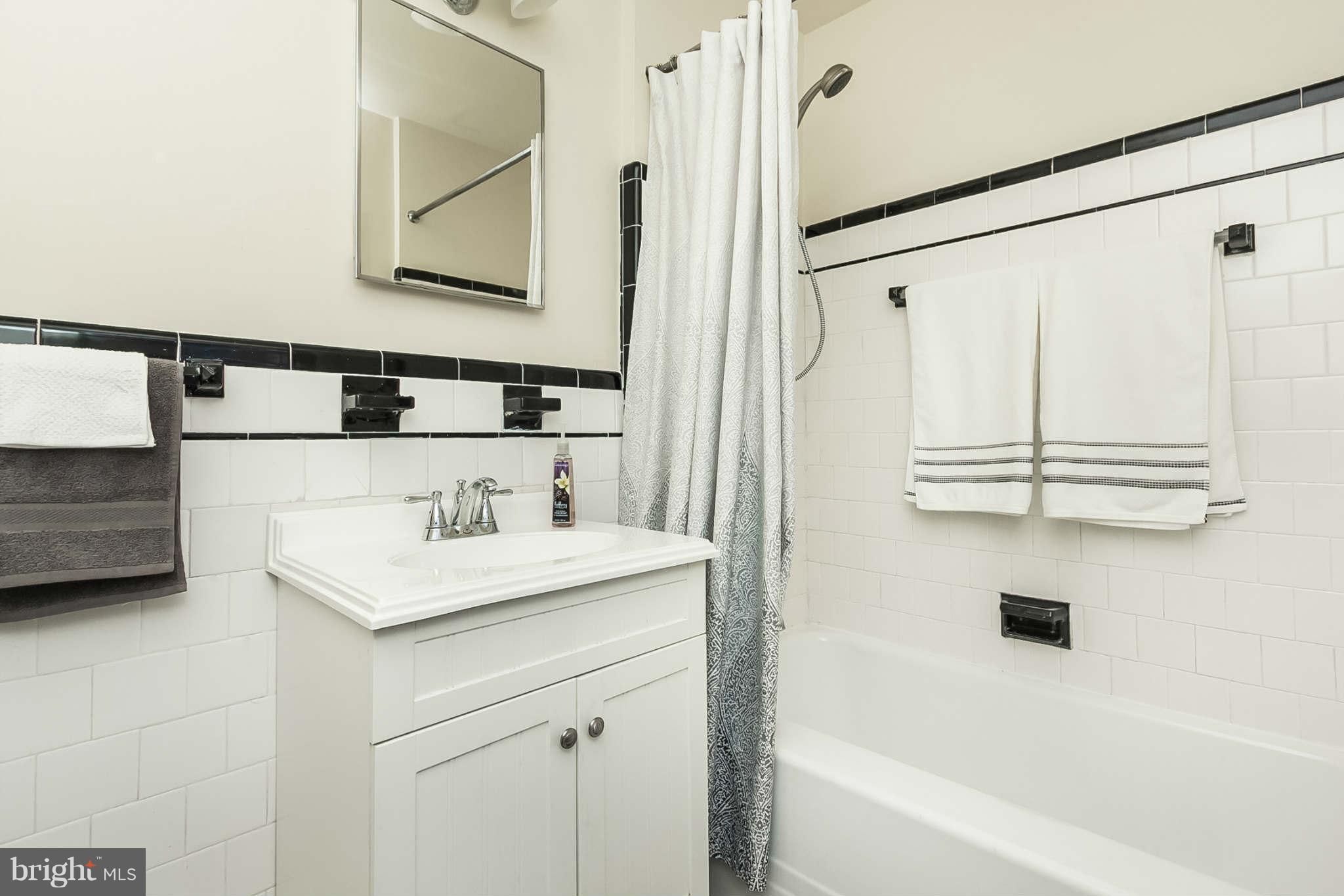 647 Orpington Road Baltimore, MD 21229 - Photo 17 of 27 Bath
