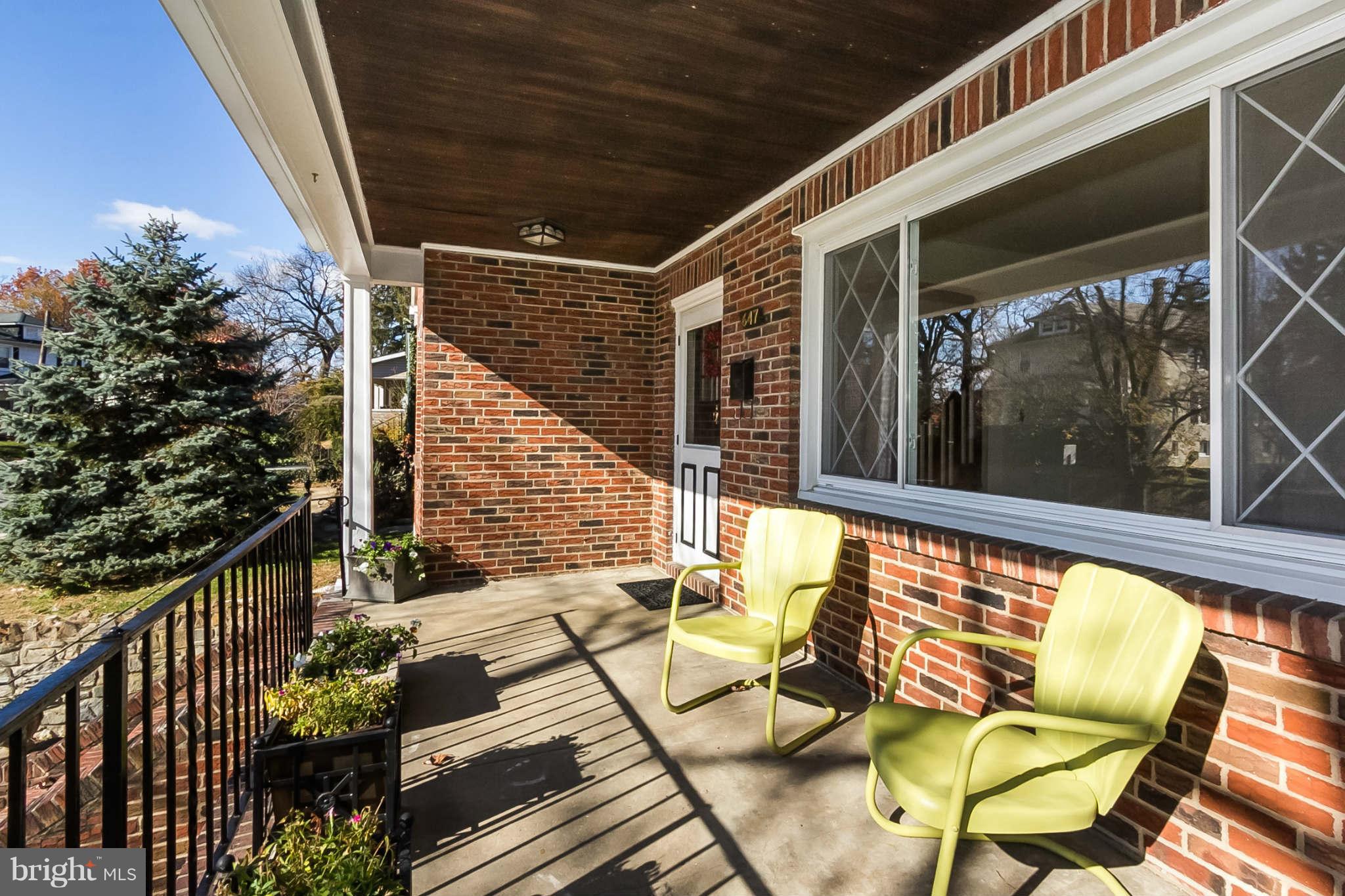 647 Orpington Road Baltimore, MD 21229 - Photo 3 of 27 Exterior (Front)