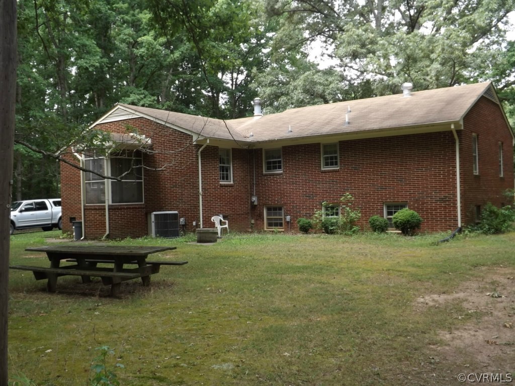 2560 Maidens Road Powhatan, VA 23139 - Photo 2 of 20 Gallery Image 2