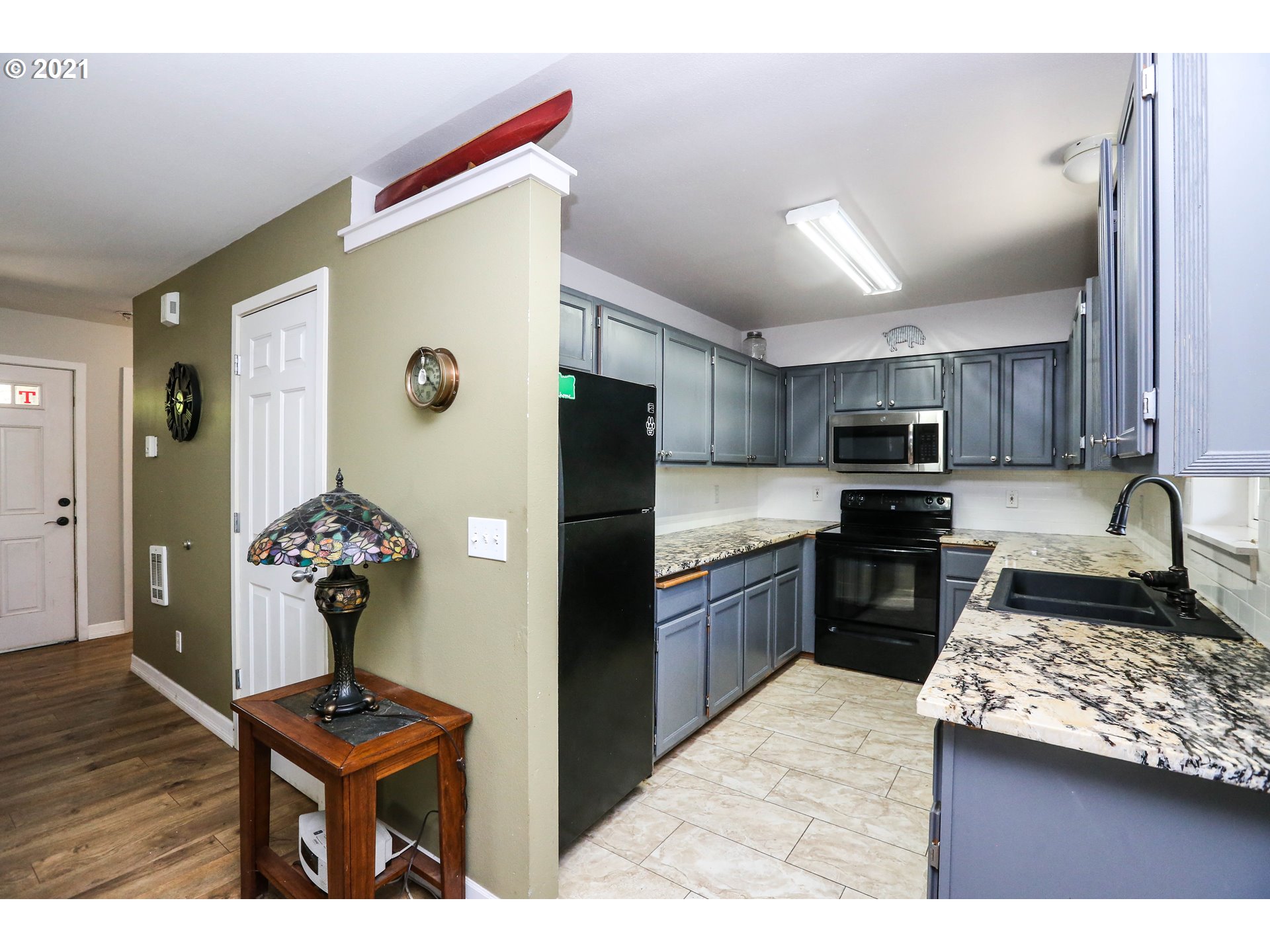6914 A Street Springfield, OR 97478 - Photo 8 of 22
