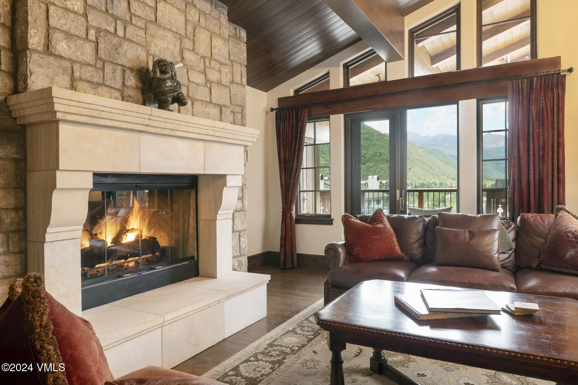 151 Vail Road, Unit 4 Vail, CO 81657 - Photo 10 of 17 Living room