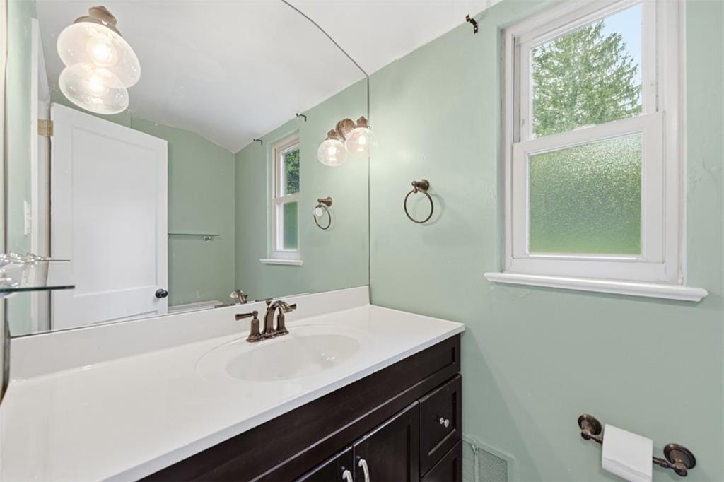 131 Manor Road Wexford, PA 15090 - Photo 16 of 30 Gallery Image 16