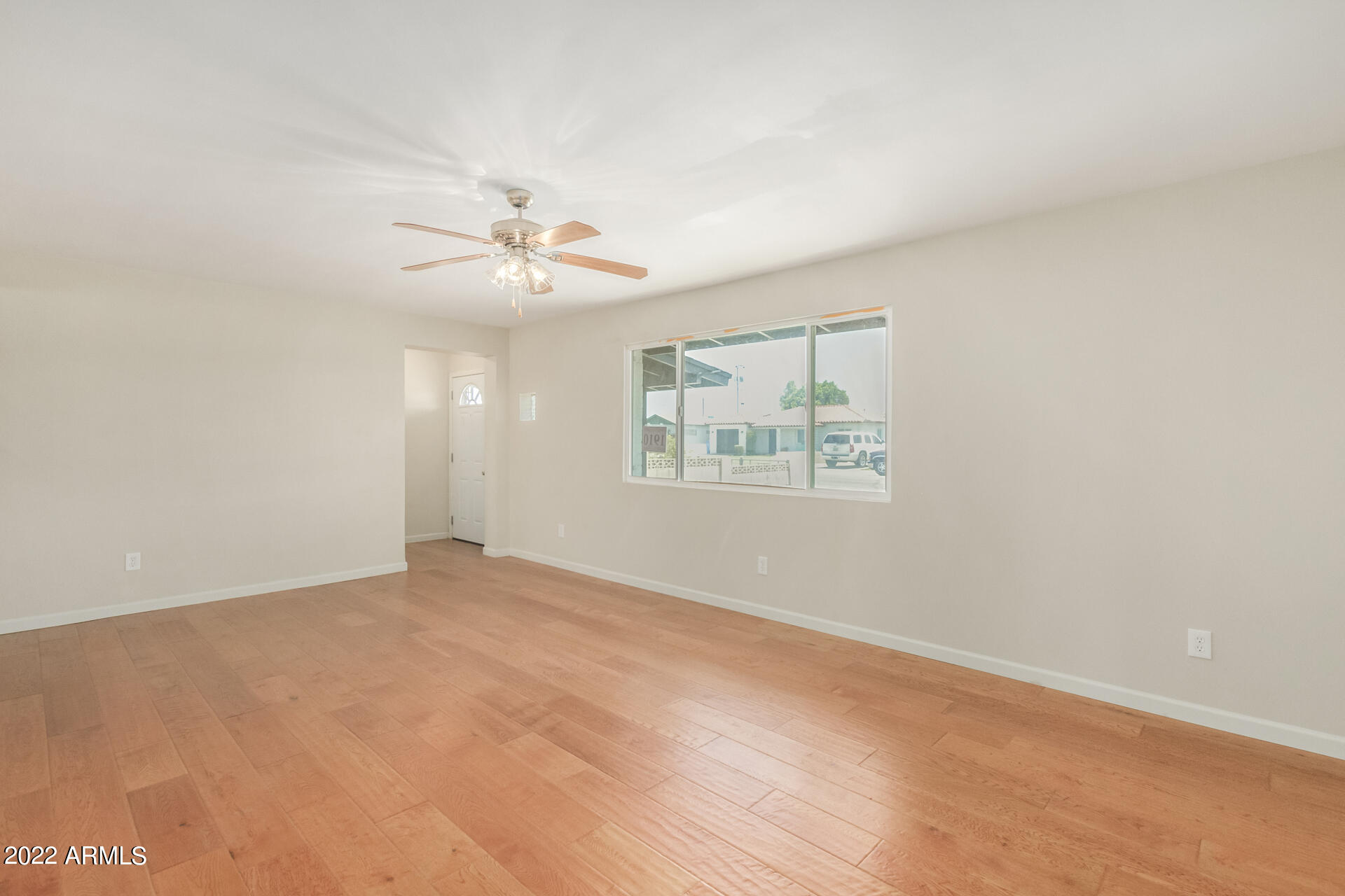 1910 East Almeria Road Phoenix, AZ 85006 - Photo 9 of 29 Gallery Image 9